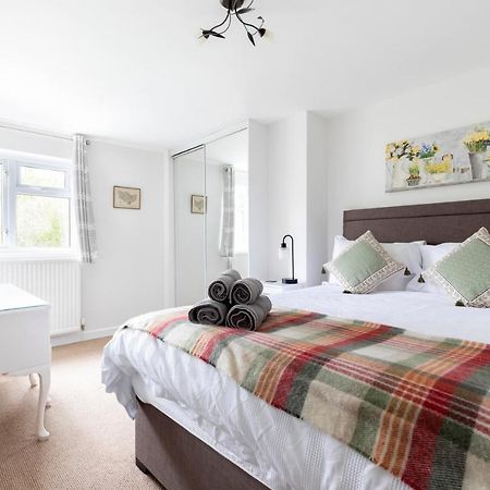 Luxury Cheltenham Home With Ev Charger - Lechampton Hills Zewnętrze zdjęcie