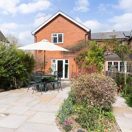 Luxury Cheltenham Home With Ev Charger - Lechampton Hills Zewnętrze zdjęcie