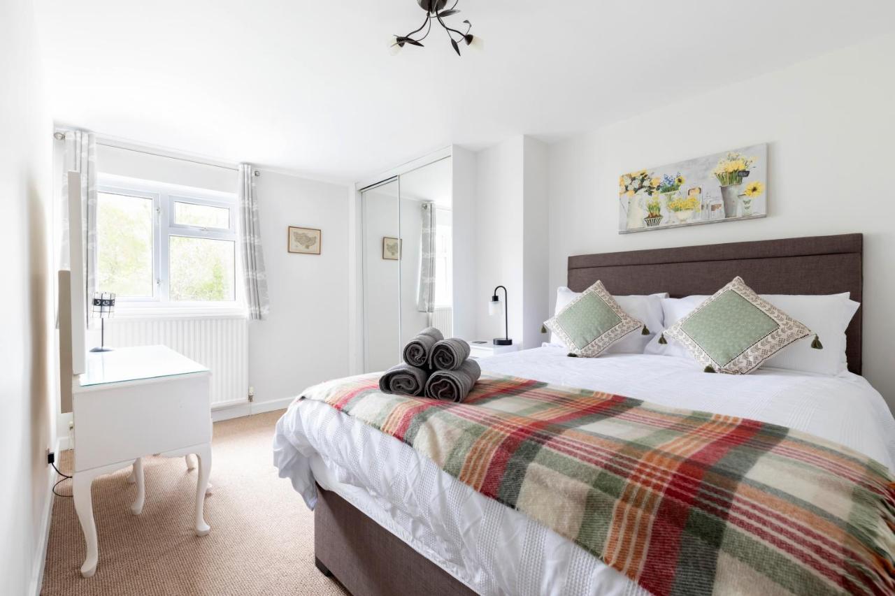 Luxury Cheltenham Home With Ev Charger - Lechampton Hills Zewnętrze zdjęcie