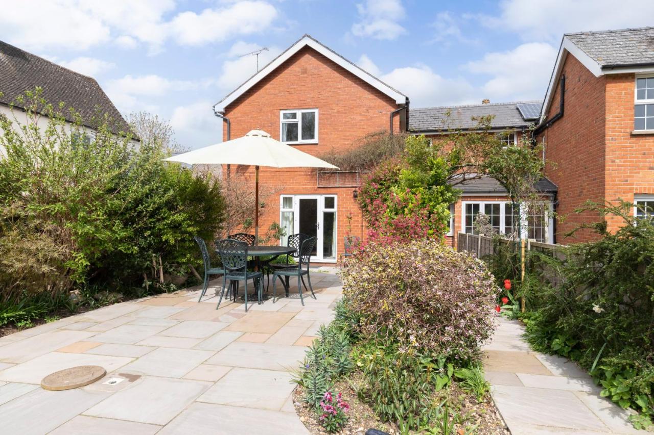 Luxury Cheltenham Home With Ev Charger - Lechampton Hills Zewnętrze zdjęcie