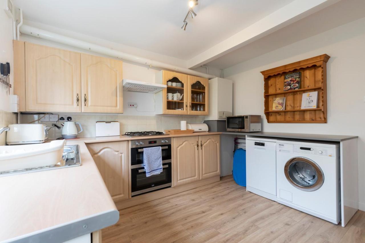 Luxury Cheltenham Home With Ev Charger - Lechampton Hills Zewnętrze zdjęcie