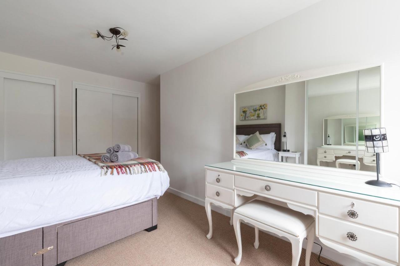 Luxury Cheltenham Home With Ev Charger - Lechampton Hills Zewnętrze zdjęcie