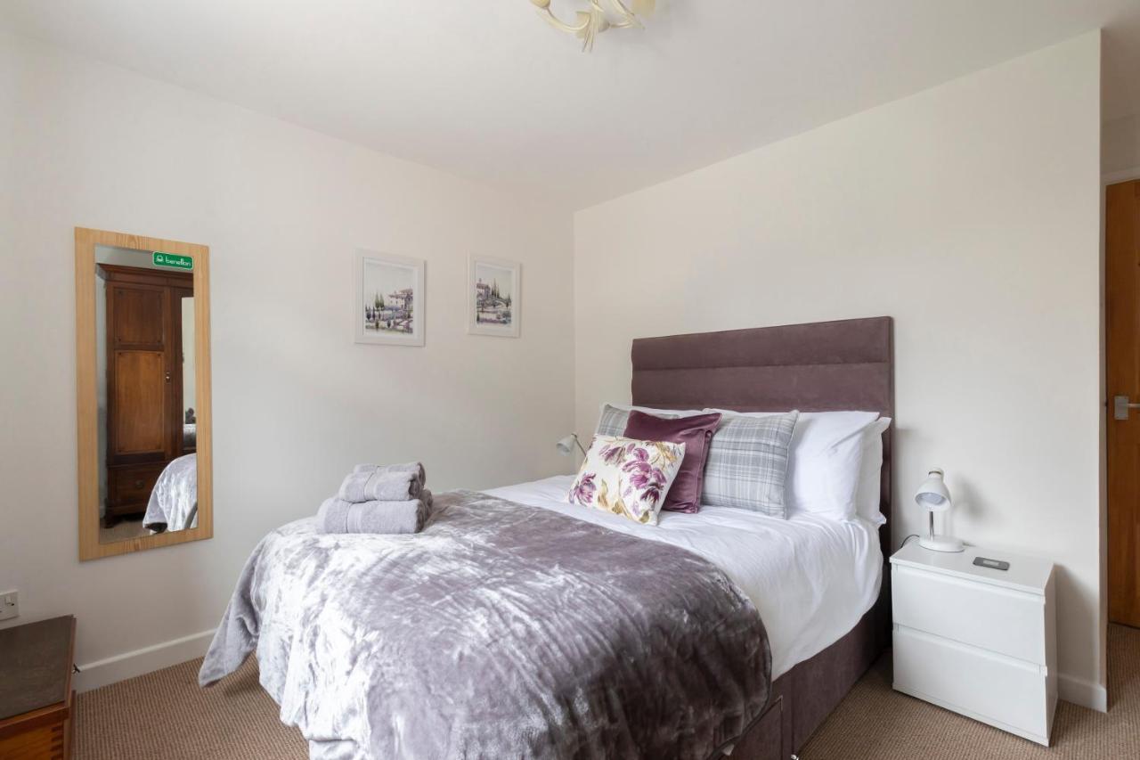 Luxury Cheltenham Home With Ev Charger - Lechampton Hills Zewnętrze zdjęcie