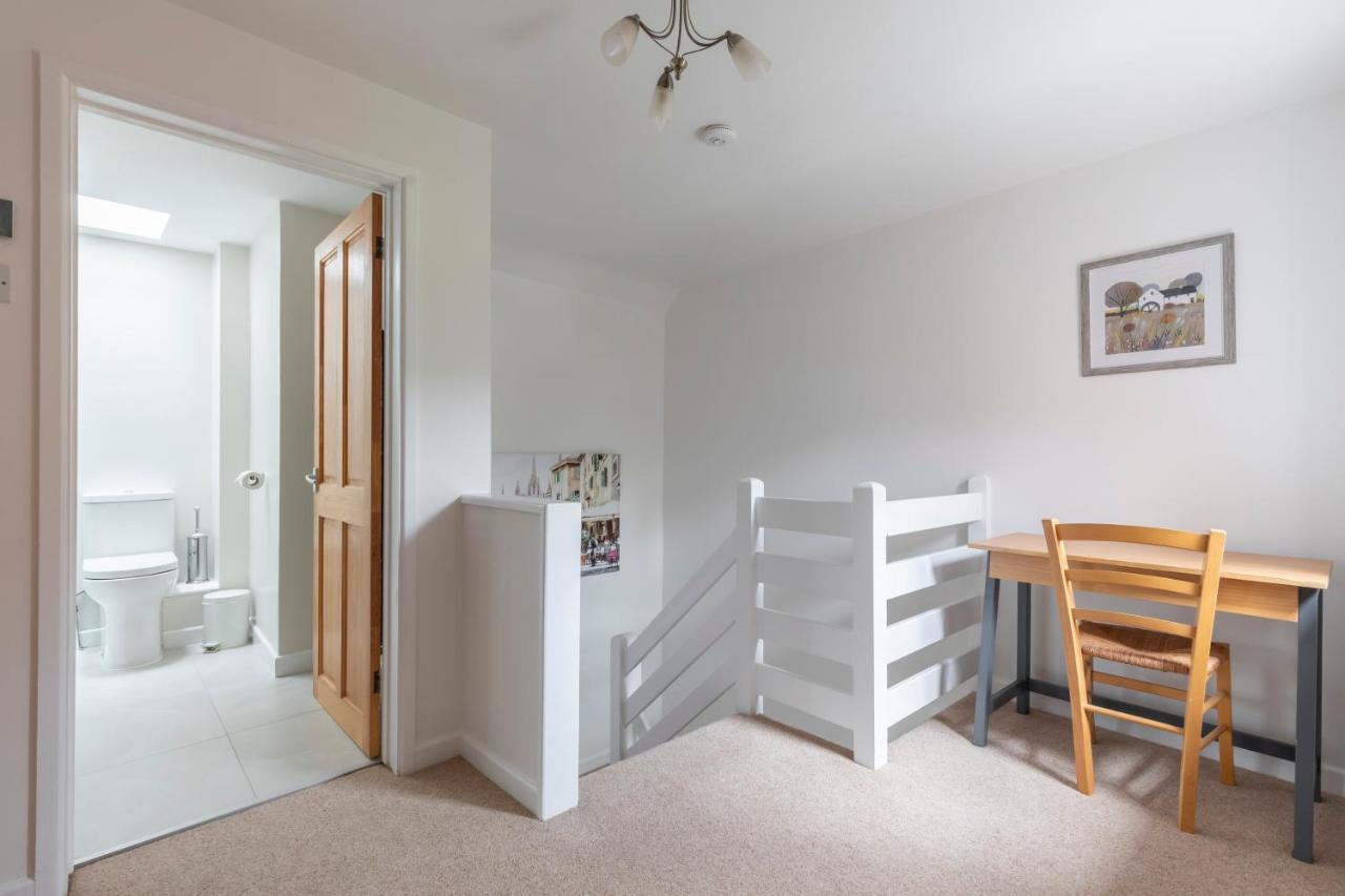 Luxury Cheltenham Home With Ev Charger - Lechampton Hills Zewnętrze zdjęcie