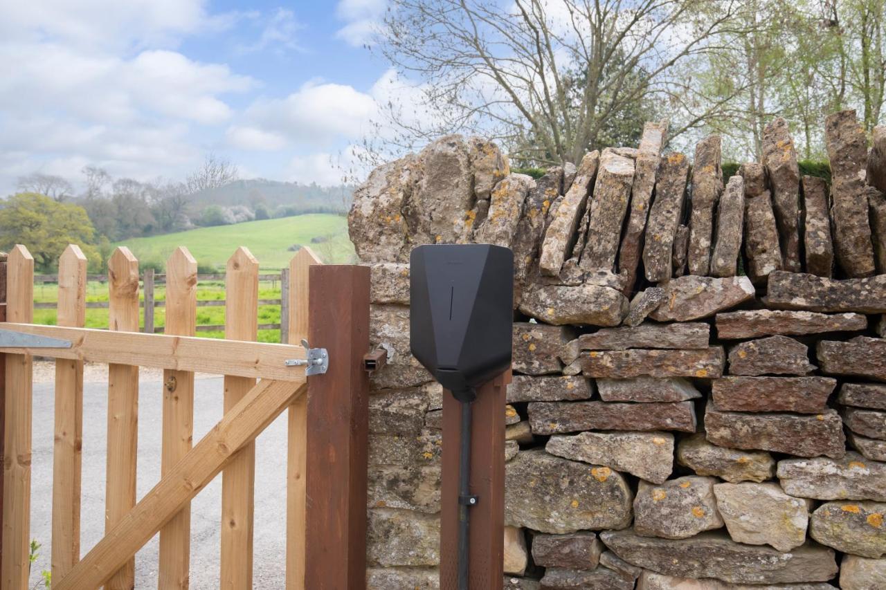 Luxury Cheltenham Home With Ev Charger - Lechampton Hills Zewnętrze zdjęcie